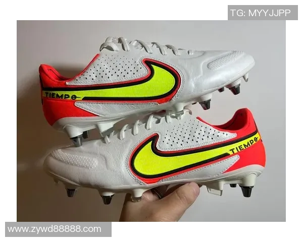 推荐适合男生的球星同款足球鞋挑选指南提升场上表现